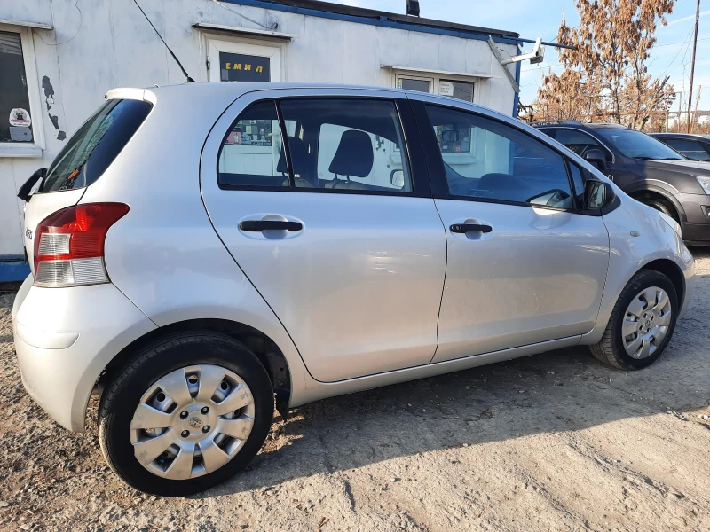 Toyota Yaris 2010та 1.3i 101hp НОВА!, снимка 6 - Автомобили и джипове - 48351234