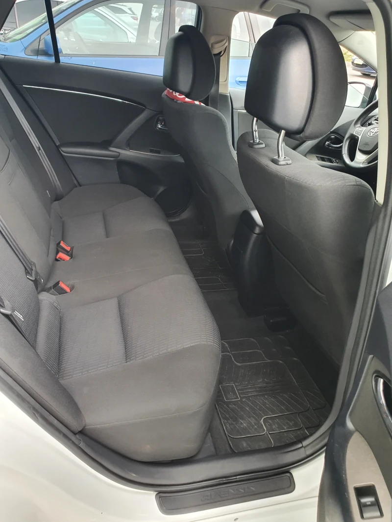 Toyota Avensis, снимка 9 - Автомобили и джипове - 52067811