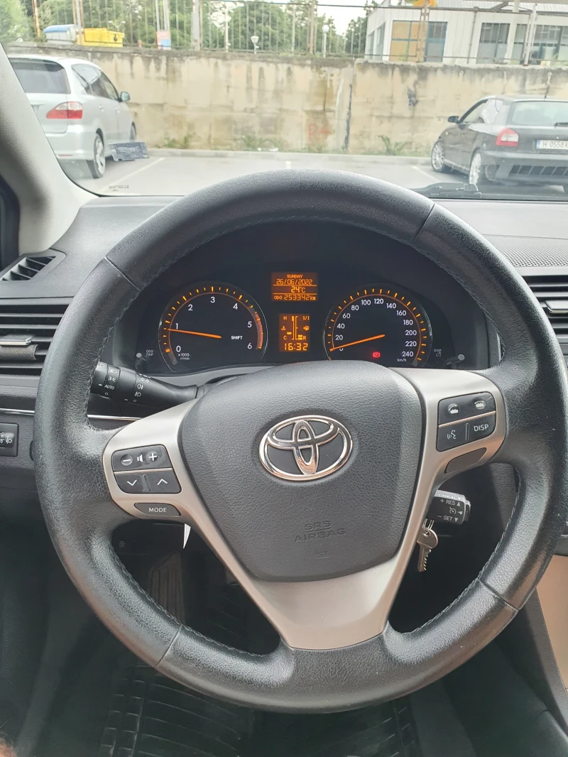 Toyota Avensis, снимка 5 - Автомобили и джипове - 52067811