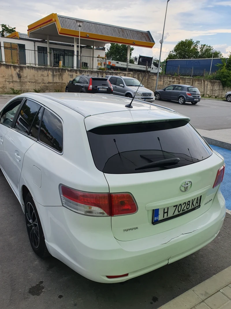 Toyota Avensis, снимка 4 - Автомобили и джипове - 52067811