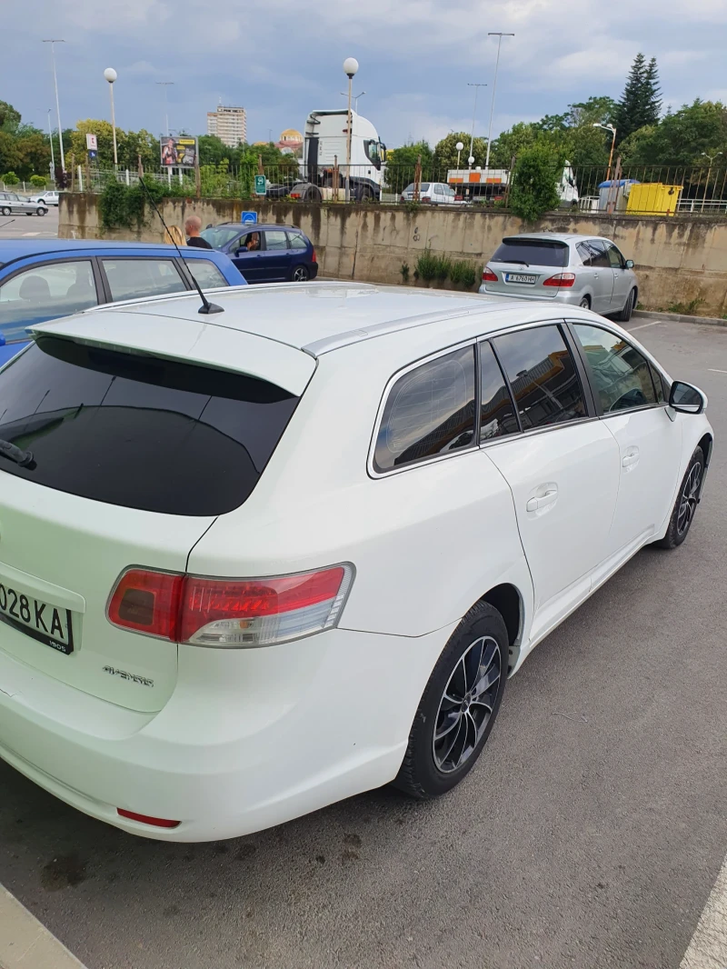Toyota Avensis, снимка 3 - Автомобили и джипове - 52067811