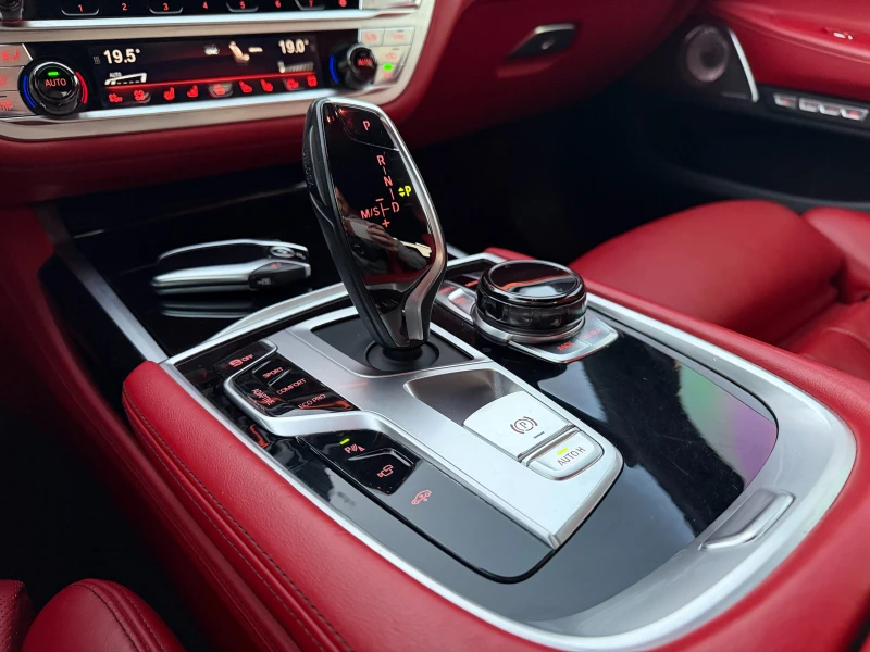 BMW 750 M-PACK HEAD-UP SOFT CLOSE MAT BLACK INDIVIDUAL, снимка 10 - Автомобили и джипове - 52231764