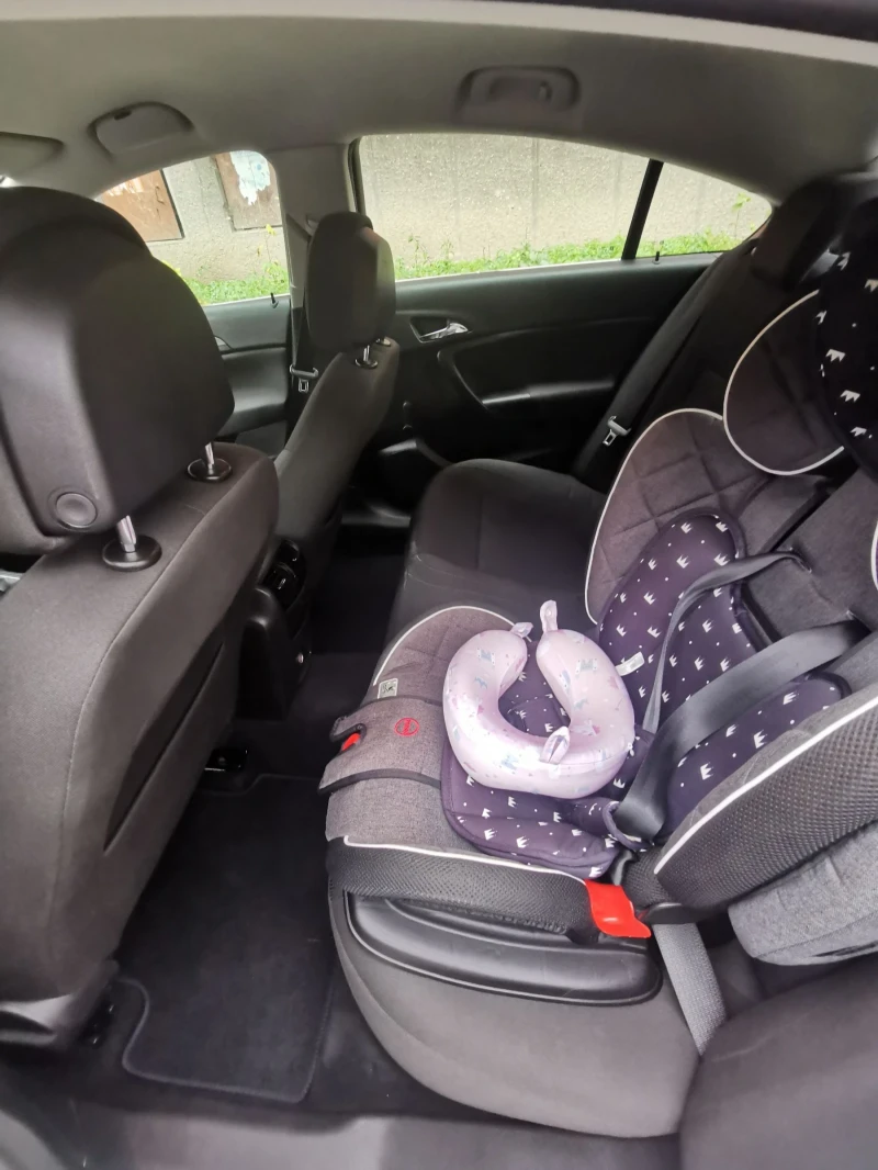 Opel Insignia Hachback, снимка 6 - Автомобили и джипове - 52678377