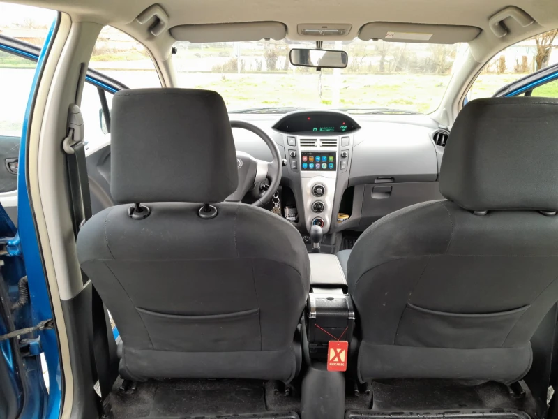 Toyota Yaris, снимка 12 - Автомобили и джипове - 53226414