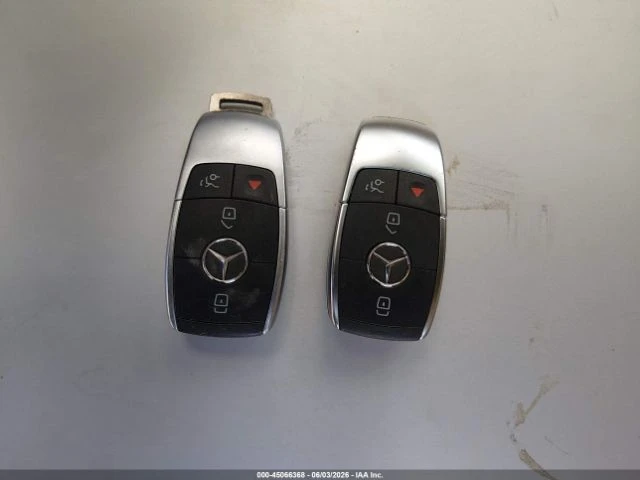Mercedes-Benz C 300 4MATIC #УНИКАТ# BURMESTER !КУПЕ!, снимка 13 - Автомобили и джипове - 54944701