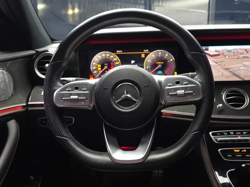 Mercedes-Benz E 350 4Matic Amg Line, снимка 13 - Автомобили и джипове - 55138291