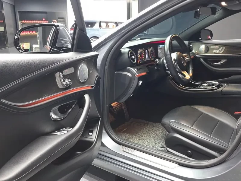 Mercedes-Benz E 350 4Matic Amg Line, снимка 10 - Автомобили и джипове - 55138291