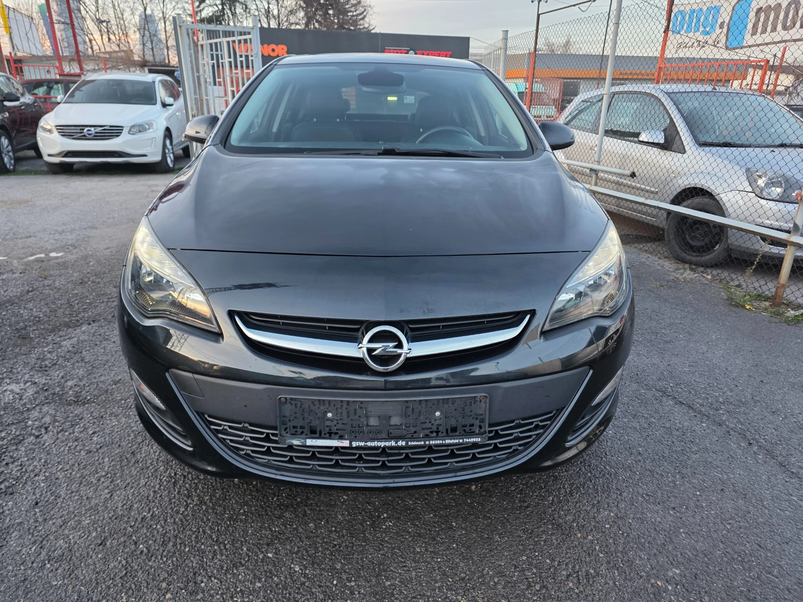 Opel Astra 1.6-110-6ск, снимка 1
