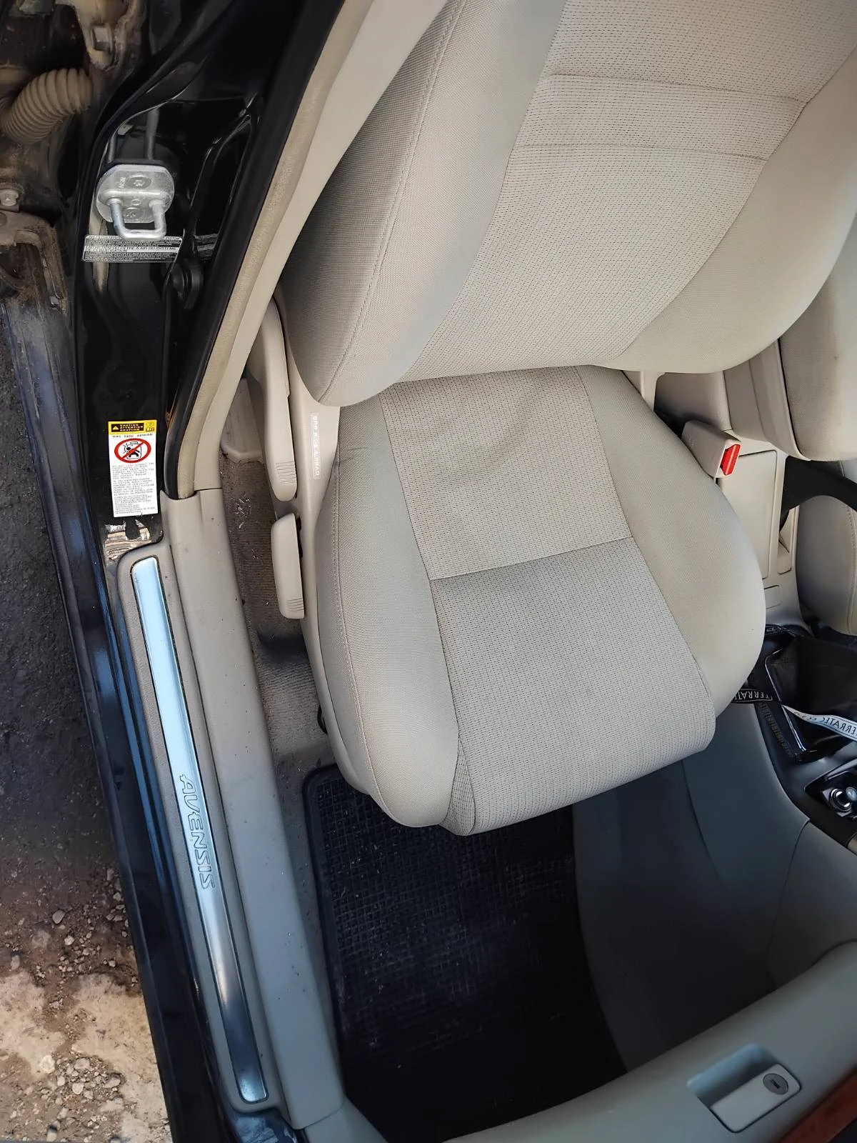 Toyota Avensis Facelift. Седан - изображение 7
