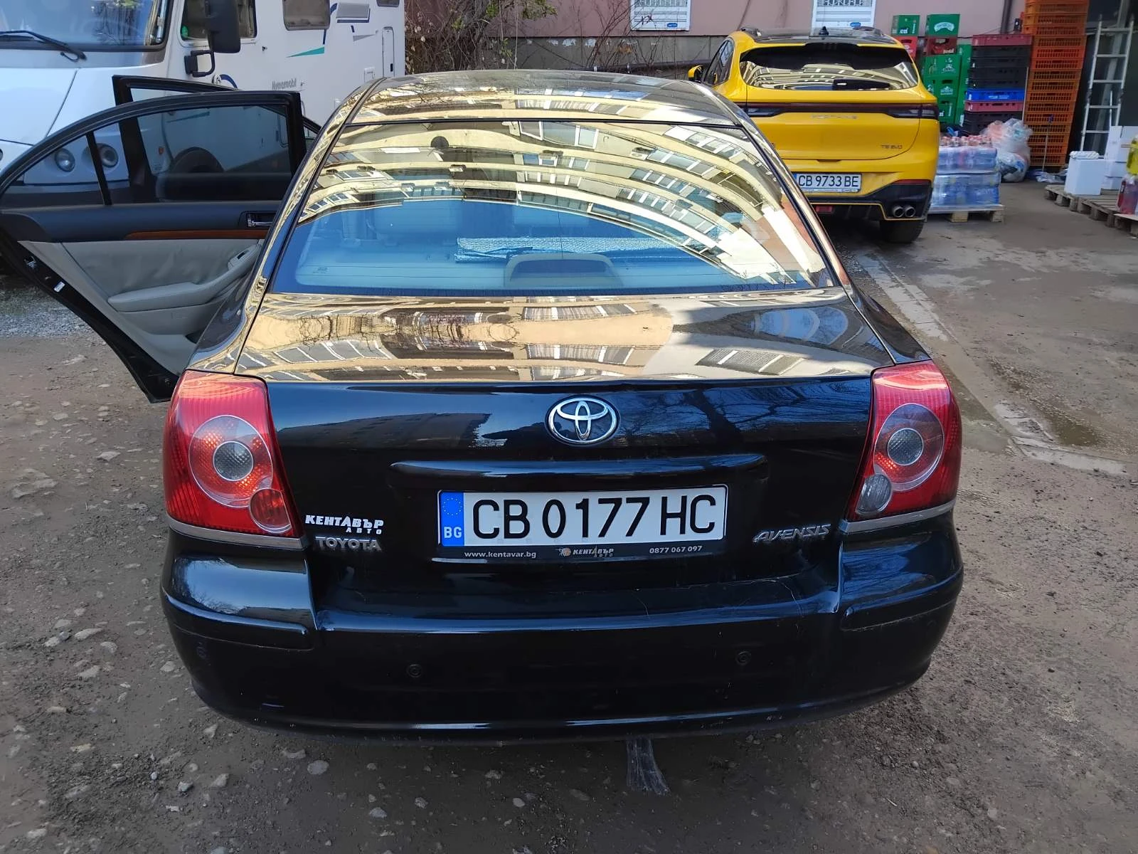 Toyota Avensis Facelift. Седан - изображение 2