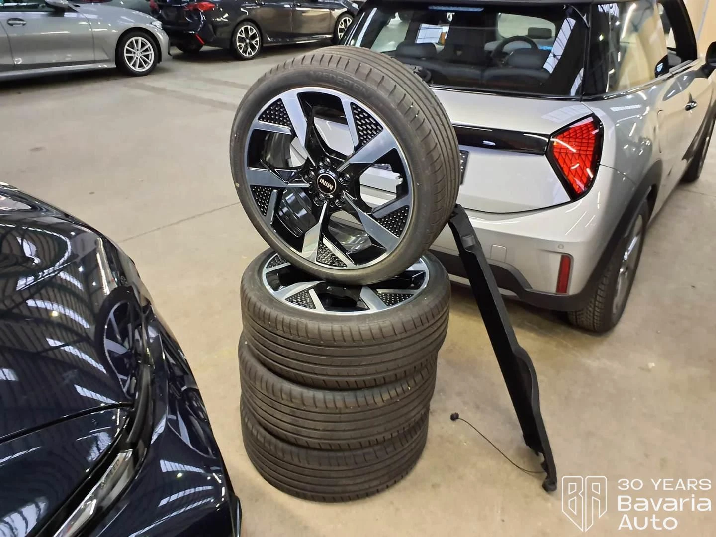 Mini Cooper MINI Cooper C Favoured Trim | Mobile.bg   12