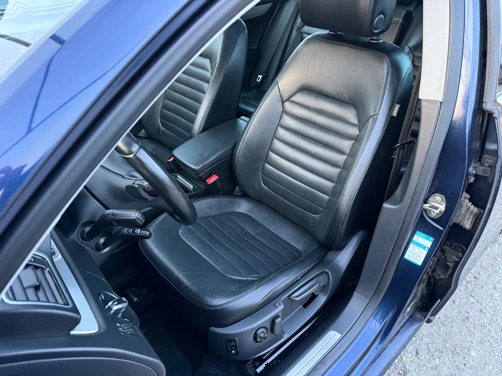 VW Passat 2.0 tdi Highline, снимка 8 - Автомобили и джипове - 53878636