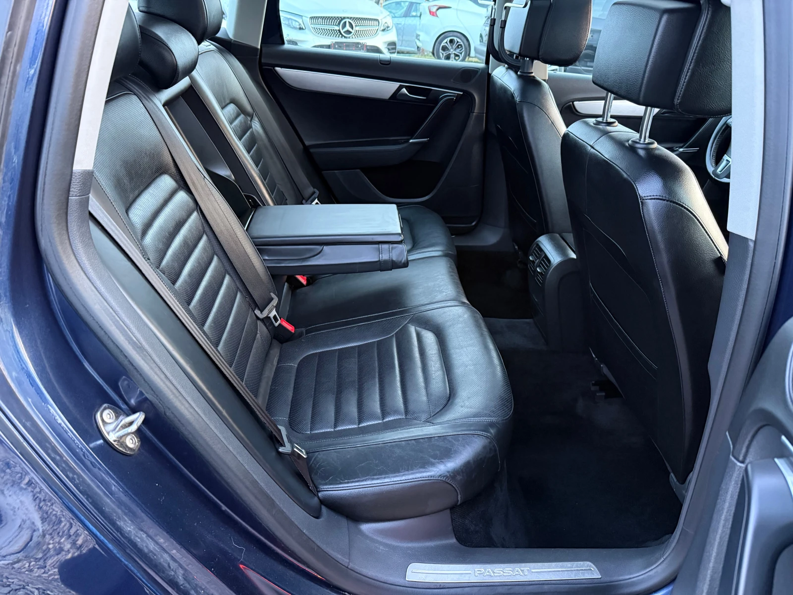 VW Passat 2.0 tdi Highline, снимка 14 - Автомобили и джипове - 53878636