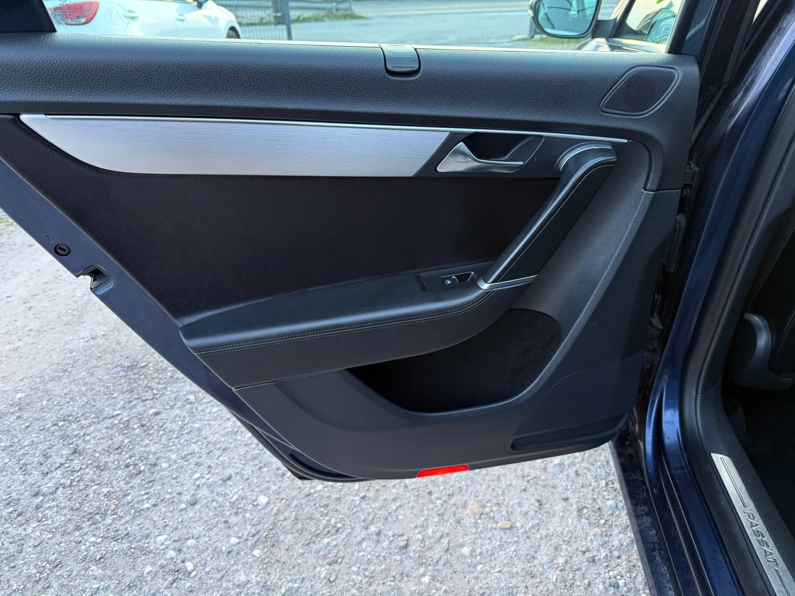 VW Passat 2.0 tdi Highline, снимка 10 - Автомобили и джипове - 53878636