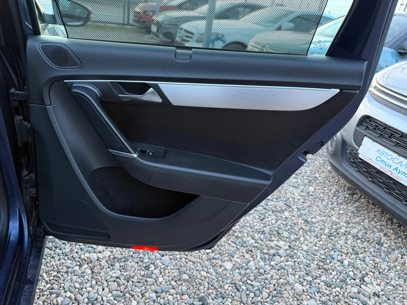 VW Passat 2.0 tdi Highline, снимка 13 - Автомобили и джипове - 53878636