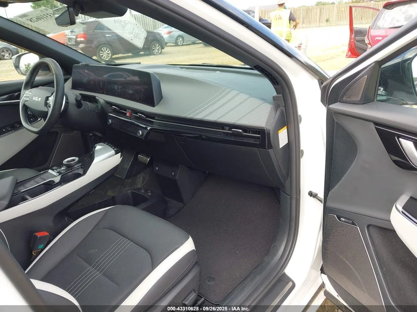 Kia EV6 Gt-Line, снимка 5 - Автомобили и джипове - 53935934