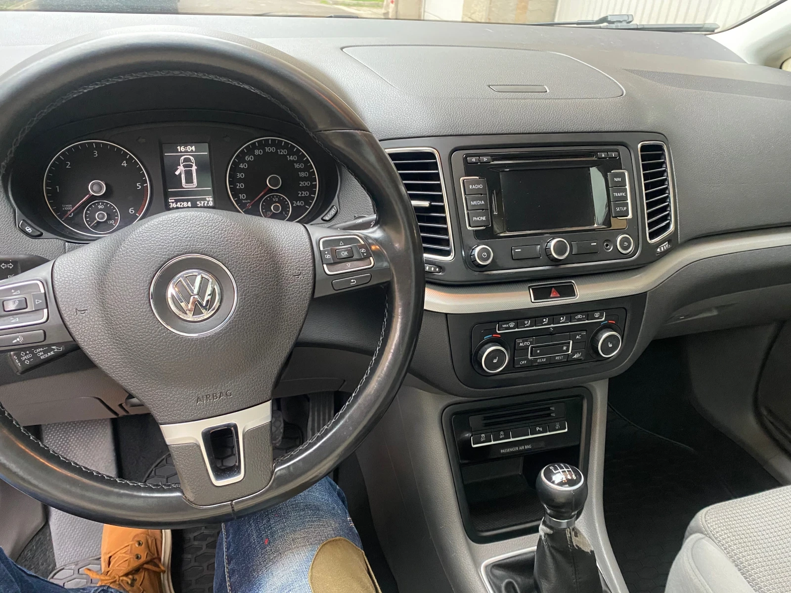 VW Sharan, снимка 10 - Автомобили и джипове - 53986566