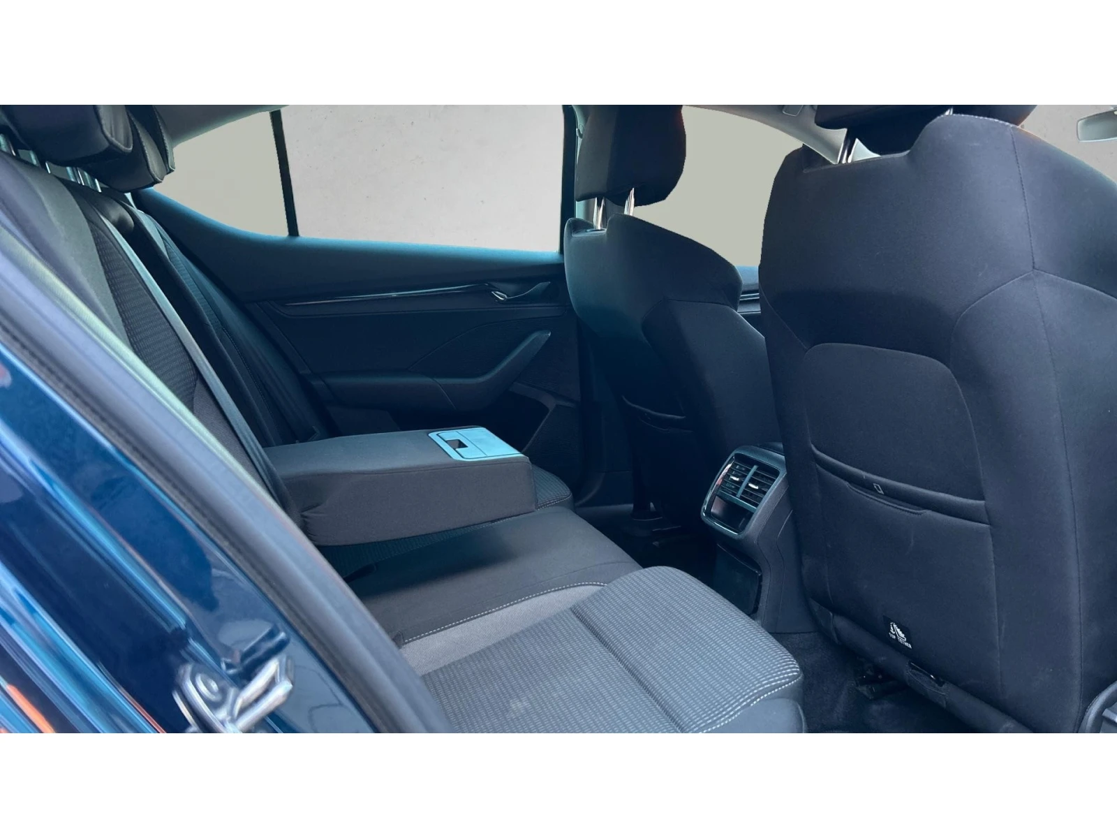 Skoda Octavia 1.5 TSi M/T, ������� ������ �� 211   | Mobile.bg � ����������� 10