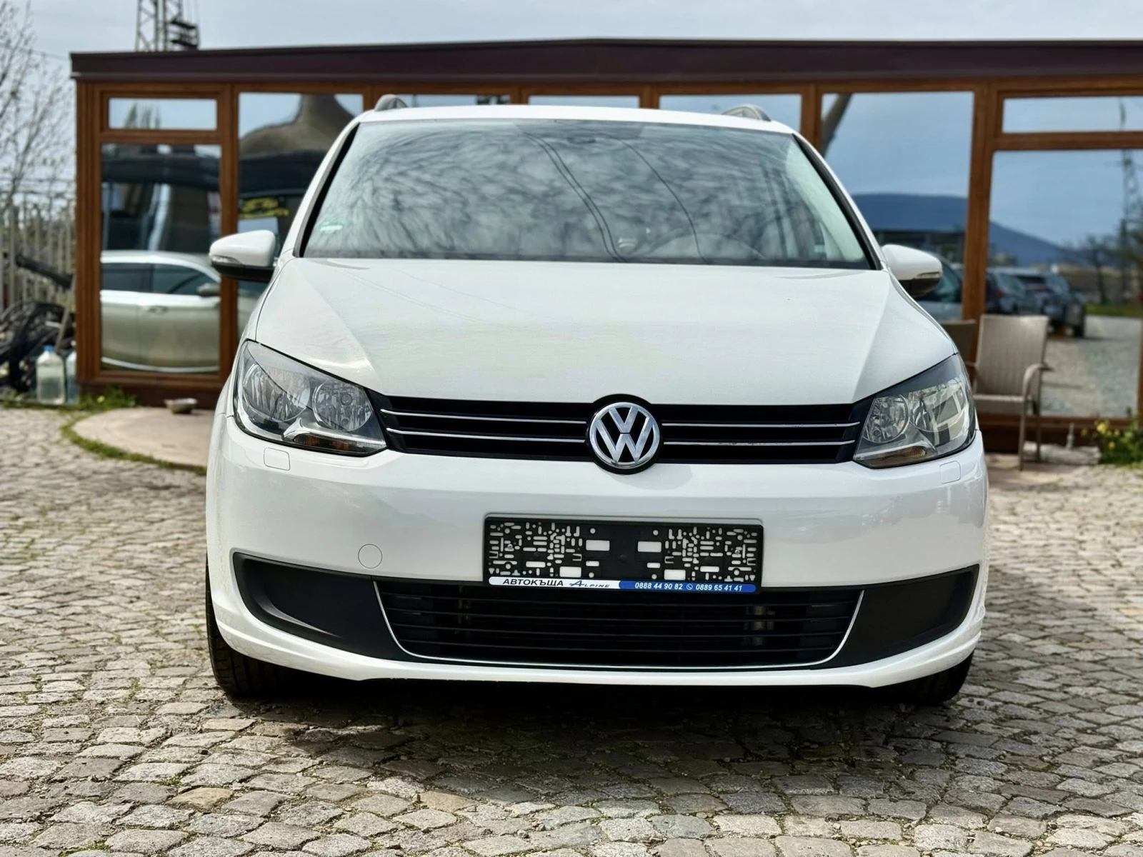 VW Touran 2.0 6-скорости, снимка 8 - Автомобили и джипове - 54217292