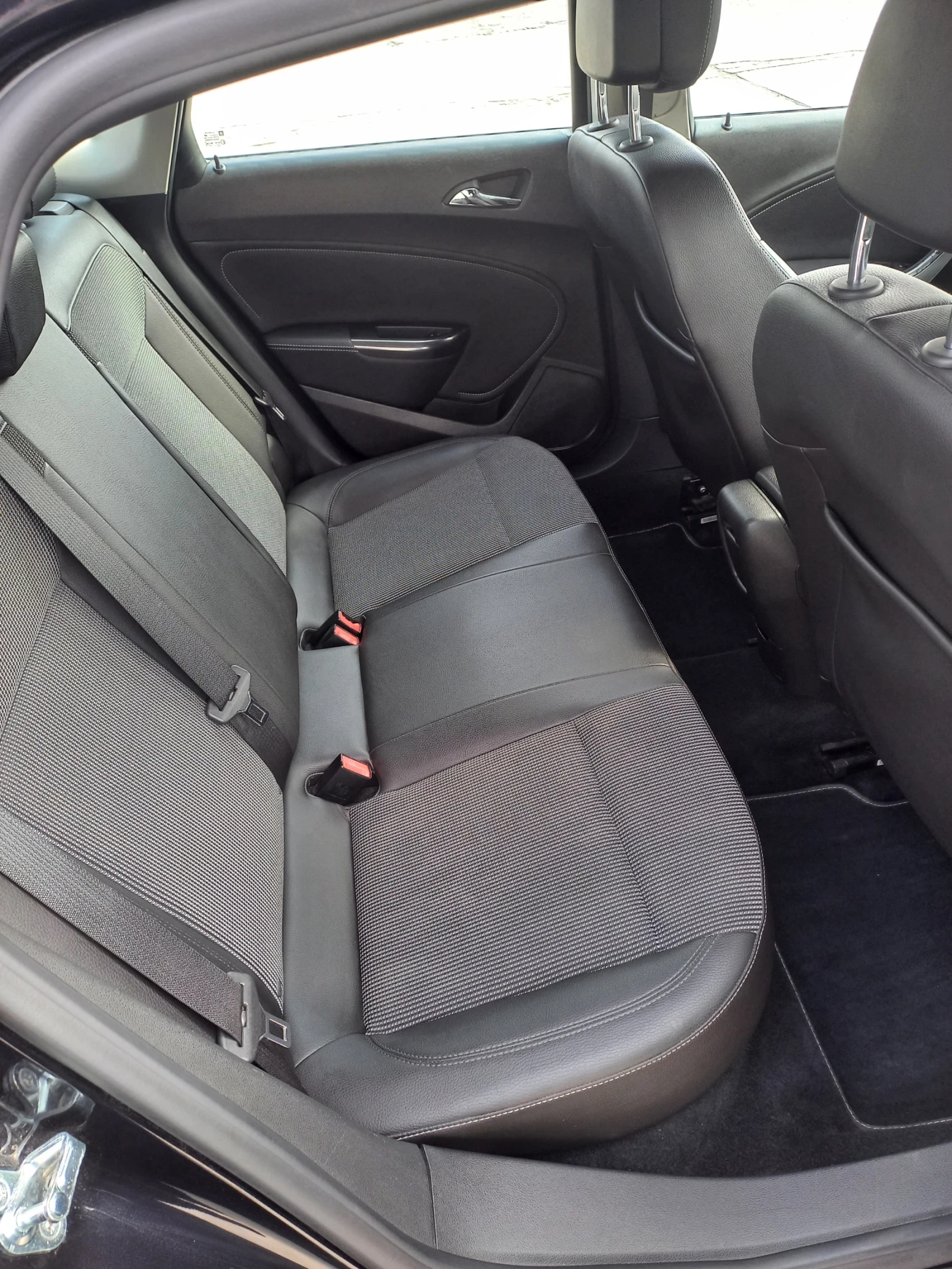 Opel Astra, снимка 15 - Автомобили и джипове - 54241204