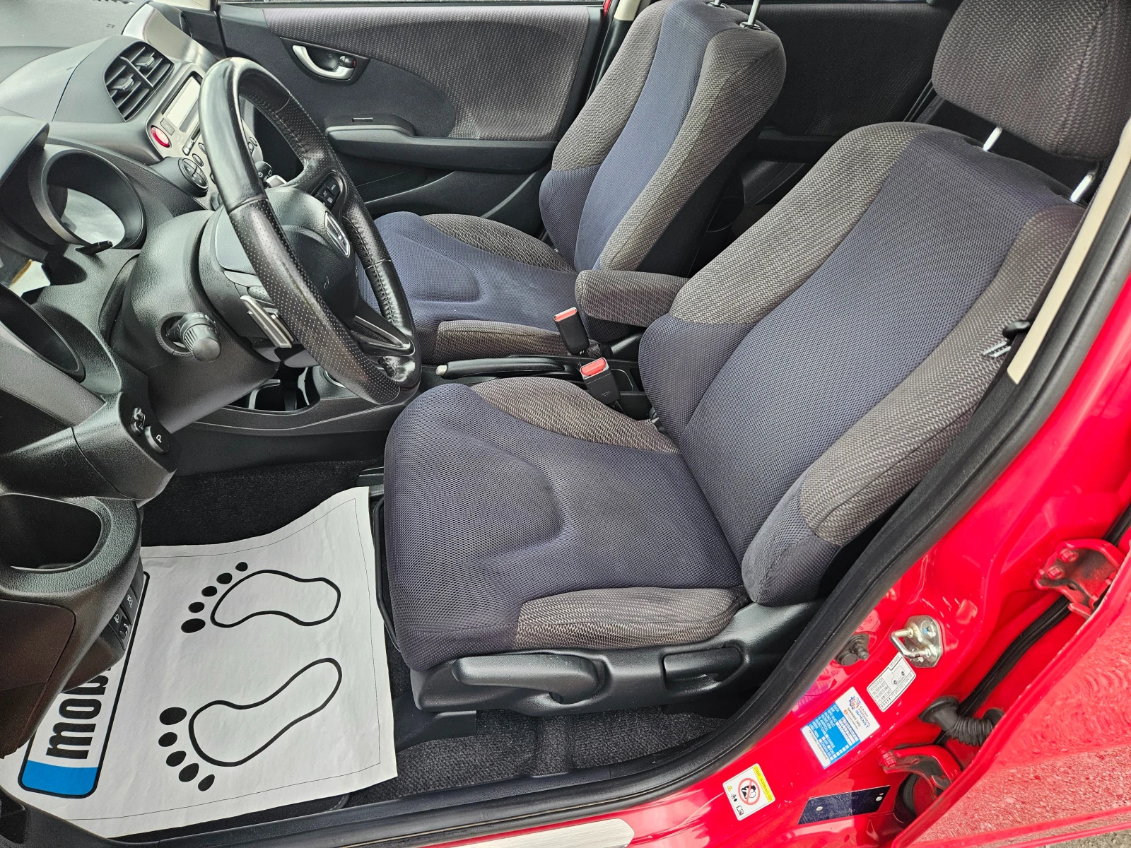 Honda Jazz 1.4I-VTEC АВТОМАТИК-ПЕРФЕКТНА, снимка 13 - Автомобили и джипове - 54510930