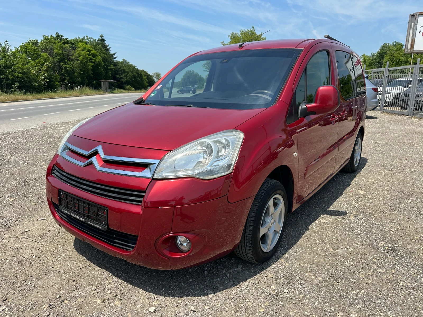Citroen Berlingo 1.6i, Газово! Теглич! Климатроник! , снимка 3 - Автомобили и джипове - 54801406