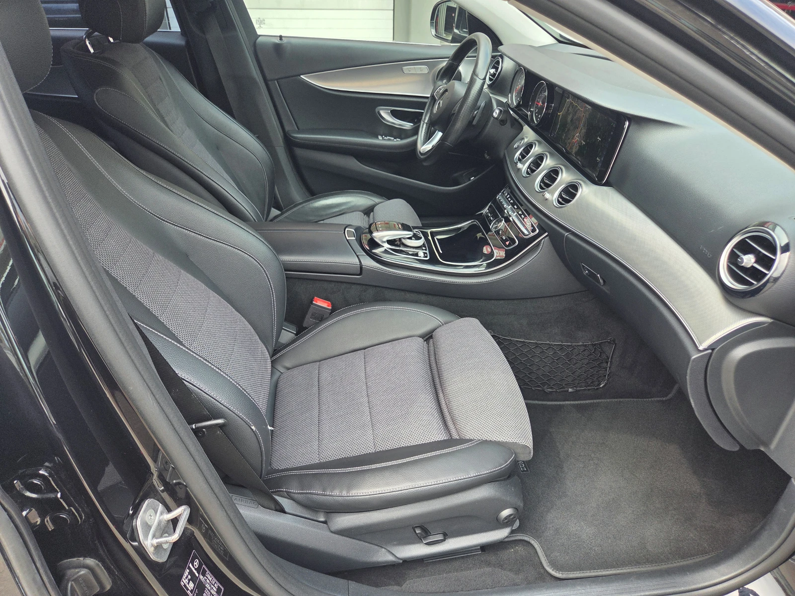 Mercedes-Benz E 220 d-Avantgarde, снимка 15 - Автомобили и джипове - 54867895