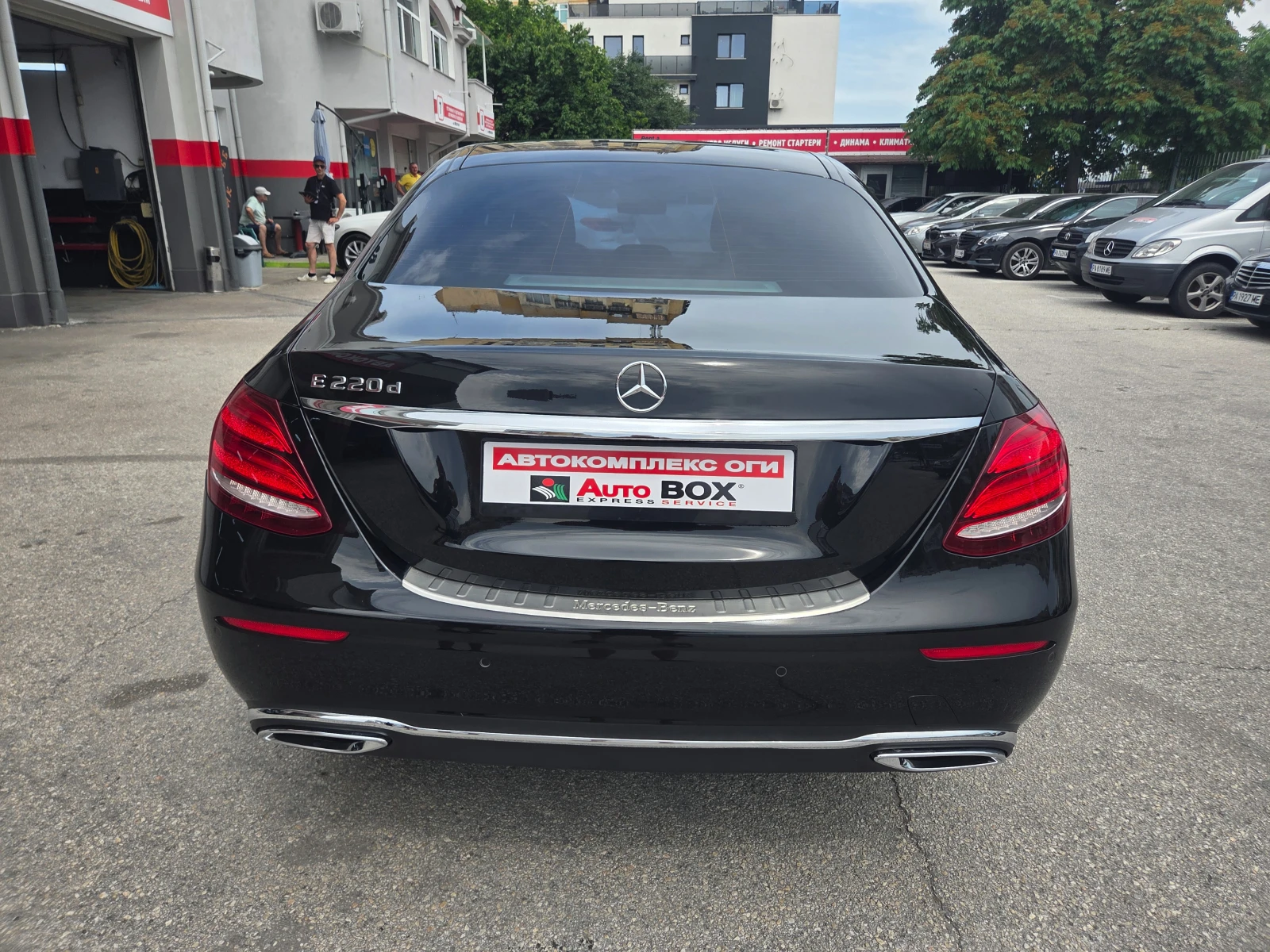 Mercedes-Benz E 220 d-Avantgarde, снимка 4 - Автомобили и джипове - 54867895