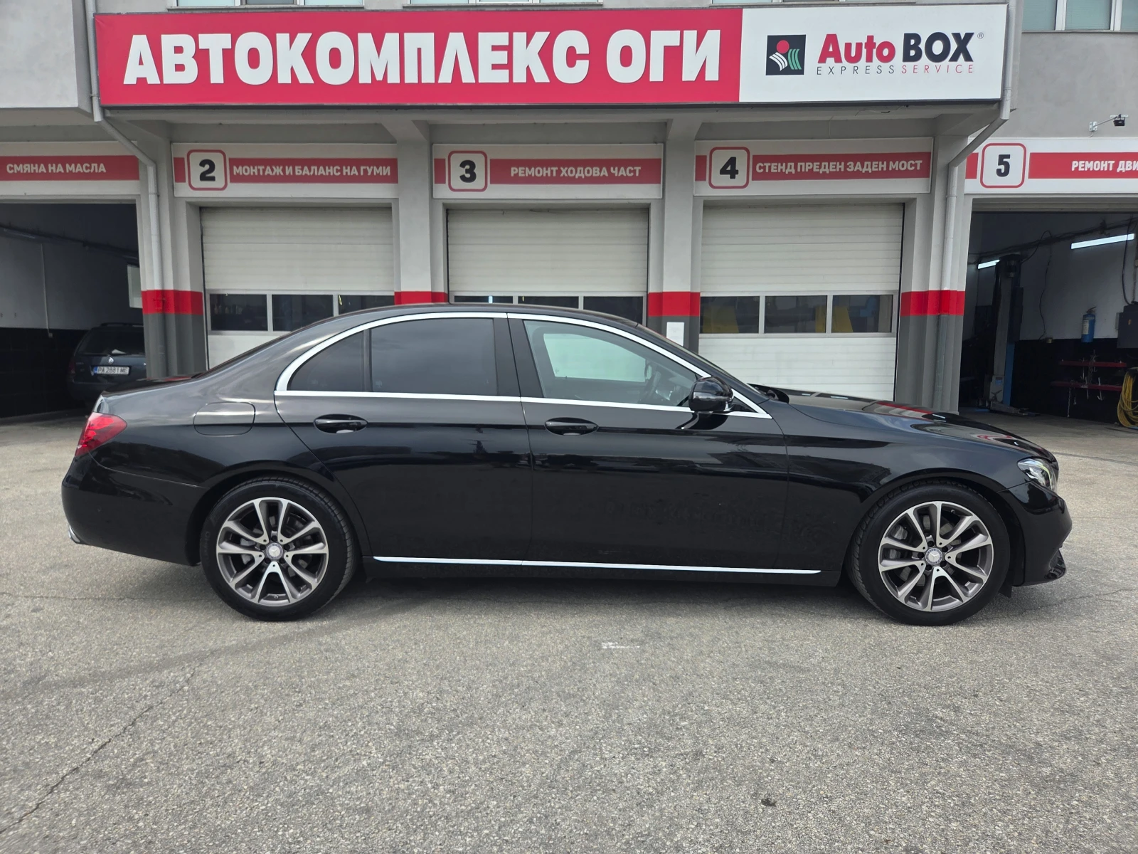 Mercedes-Benz E 220 d-Avantgarde, снимка 6 - Автомобили и джипове - 54867895