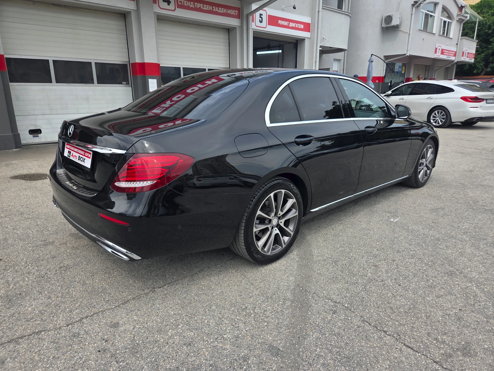 Mercedes-Benz E 220 d-Avantgarde, снимка 5 - Автомобили и джипове - 54867895