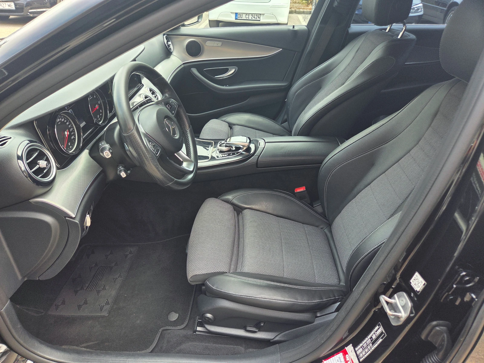 Mercedes-Benz E 220 d-Avantgarde, снимка 10 - Автомобили и джипове - 54867895