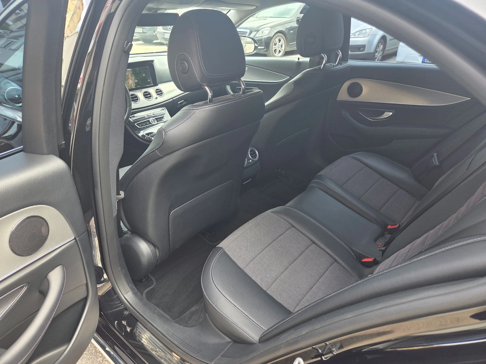 Mercedes-Benz E 220 d-Avantgarde, снимка 16 - Автомобили и джипове - 54867895