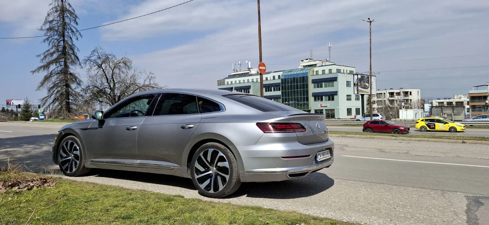 VW Arteon 2.0 TDI R-line, снимка 9 - Автомобили и джипове - 55155833