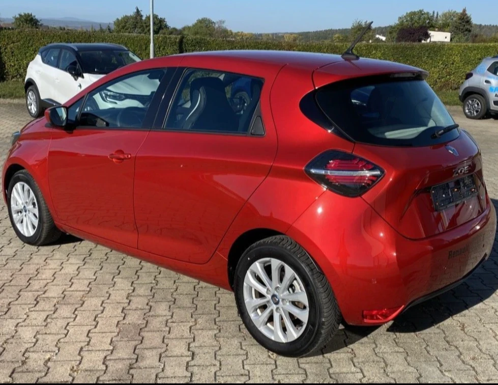 Renault Zoe 52kWh_SoH95% Сертиф.НОВА_Камер_Подгр.Климатр, снимка 4 - Автомобили и джипове - 55240047