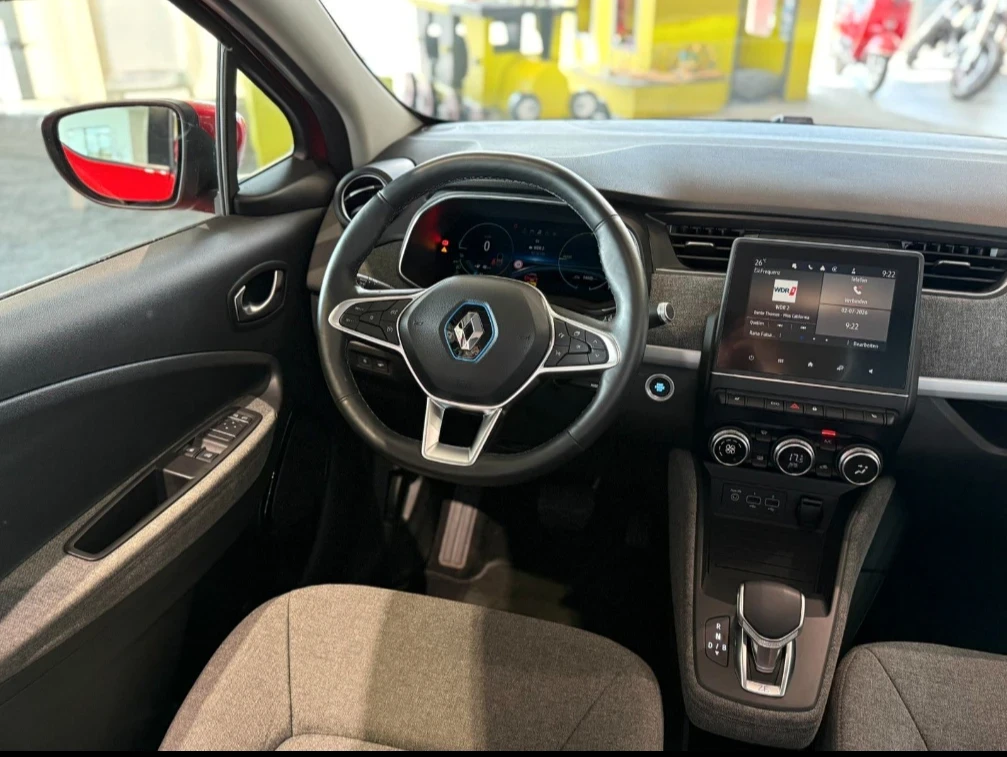 Renault Zoe 52kWh_SoH95% Сертиф.НОВА_Камер_Подгр.Климатр, снимка 13 - Автомобили и джипове - 55240047