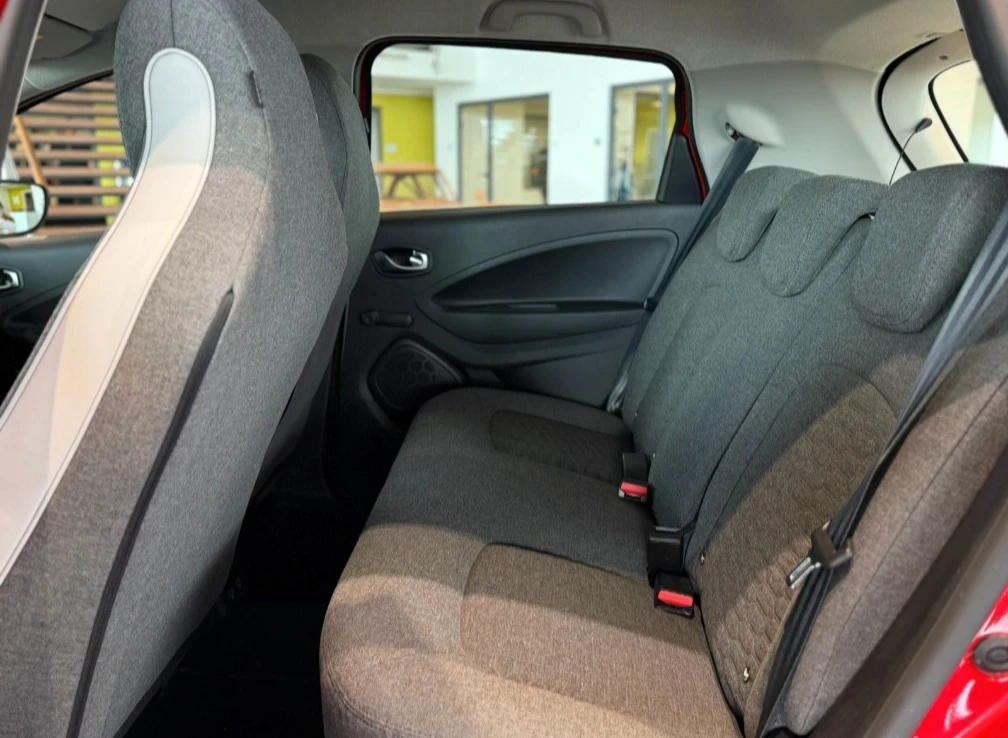 Renault Zoe 52kWh_SoH95% Сертиф.НОВА_Камер_Подгр.Климатр, снимка 12 - Автомобили и джипове - 55240047