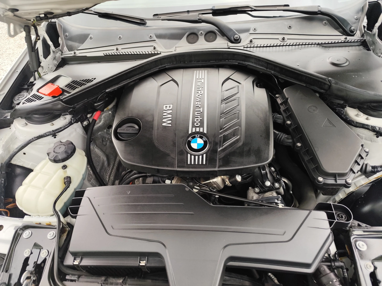 BMW 118 2.0D* АВТОМАТИК* EURO5B* 100%ОРИГИНАЛИ КИЛОМЕТРИ, снимка 13 - Автомобили и джипове - 55374564