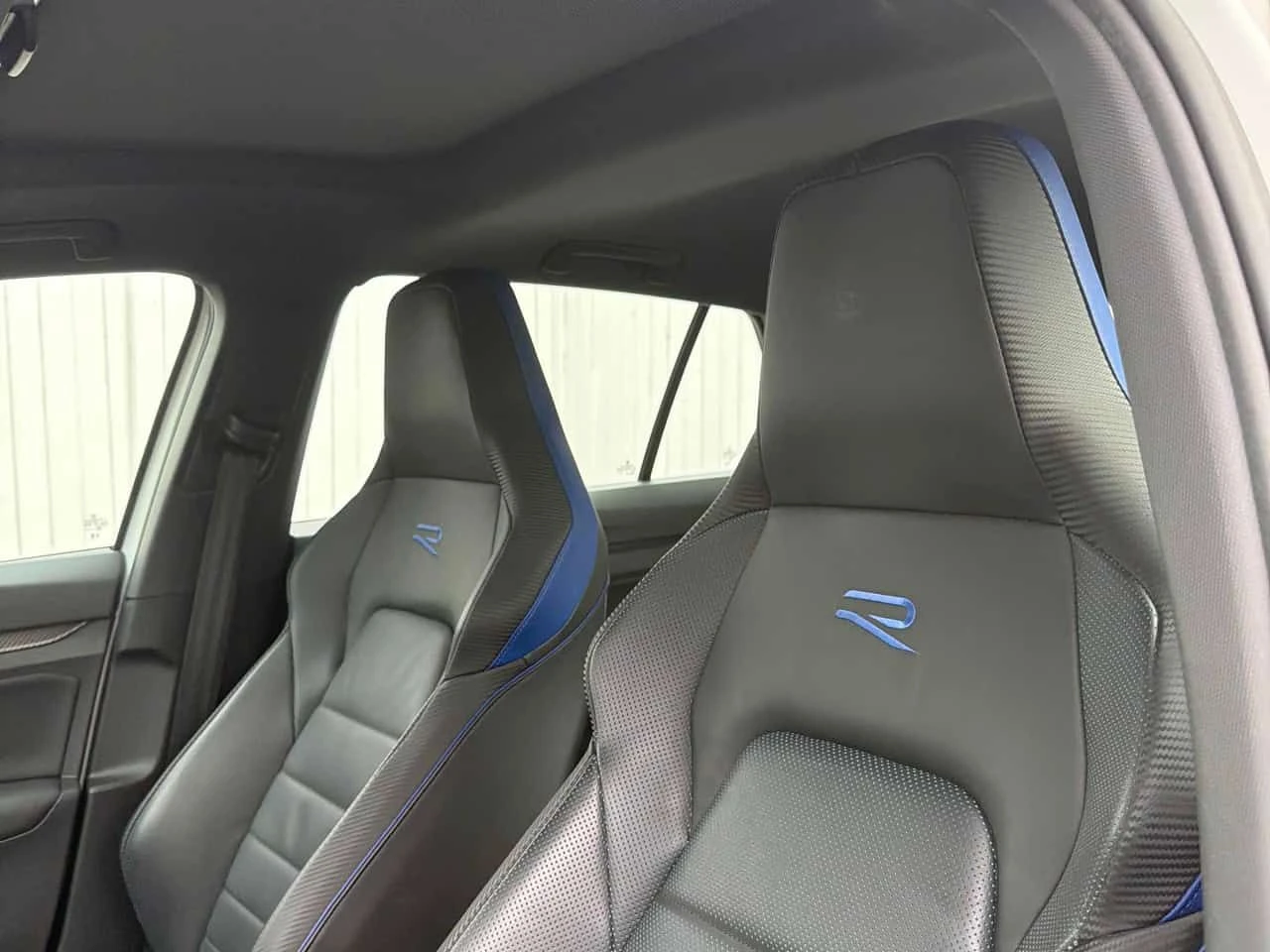 VW Golf R DSG / Harman Kardon / ОБДУХВАНЕ / CARFAX, снимка 10 - Автомобили и джипове - 55650049