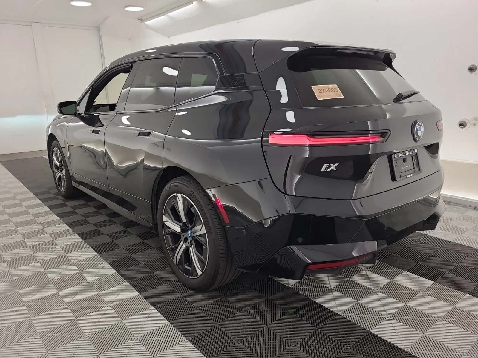 BMW iX * XDRIVE40 * АВТОКРЕДИТ * ГЛАВНО ПРЕДСТАВИТЕЛСТВО, снимка 5 - Автомобили и джипове - 55885361