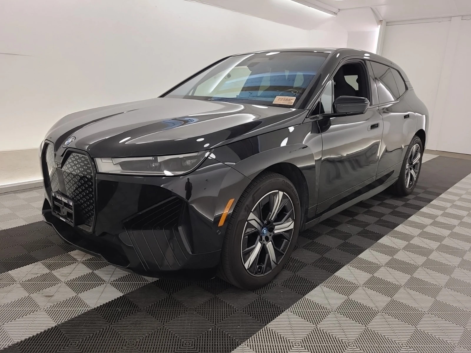 BMW iX * XDRIVE40 * АВТОКРЕДИТ * ГЛАВНО ПРЕДСТАВИТЕЛСТВО