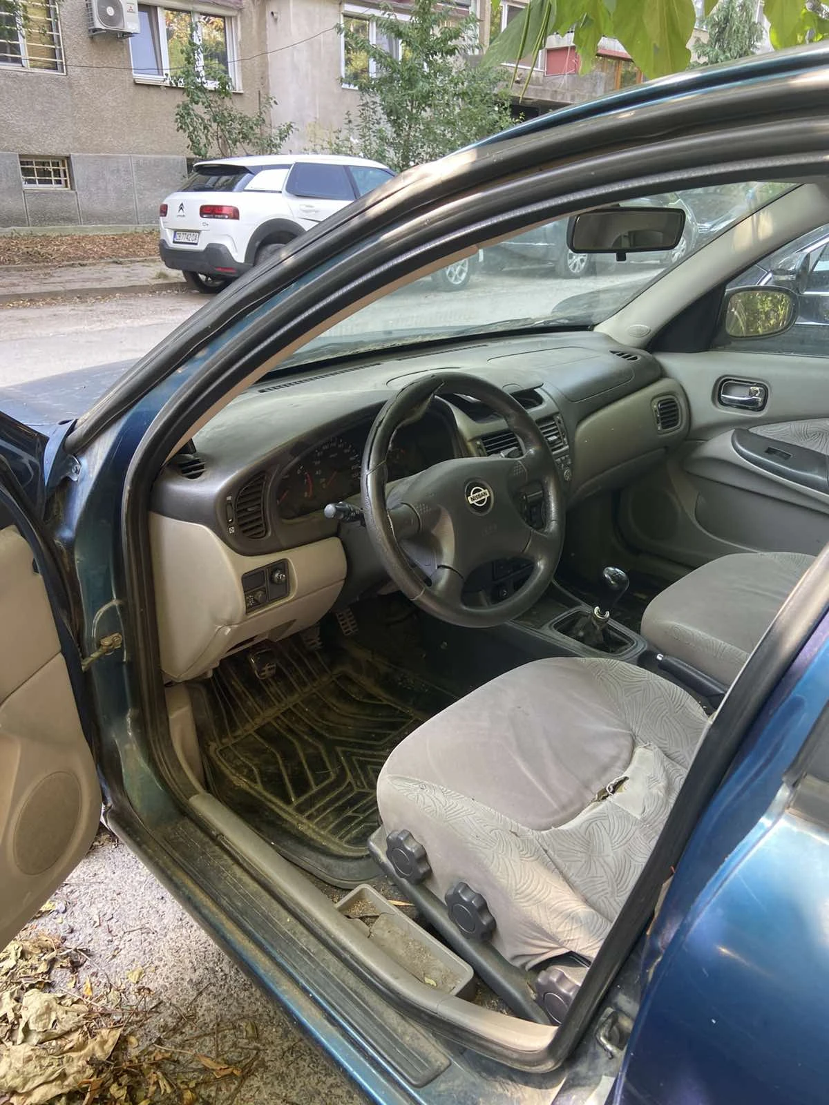 Nissan Almera, снимка 7 - Автомобили и джипове - 55898881