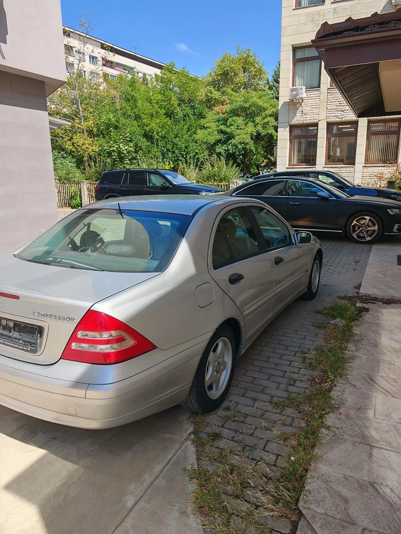 Mercedes-Benz C 180, снимка 3 - Автомобили и джипове - 55944649