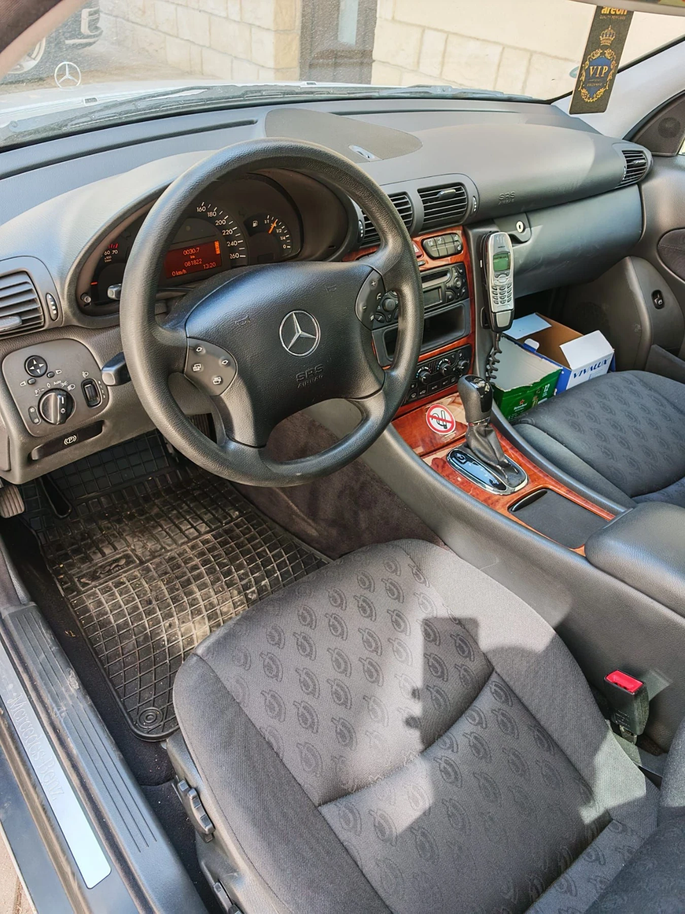 Mercedes-Benz C 180, снимка 5 - Автомобили и джипове - 55944649