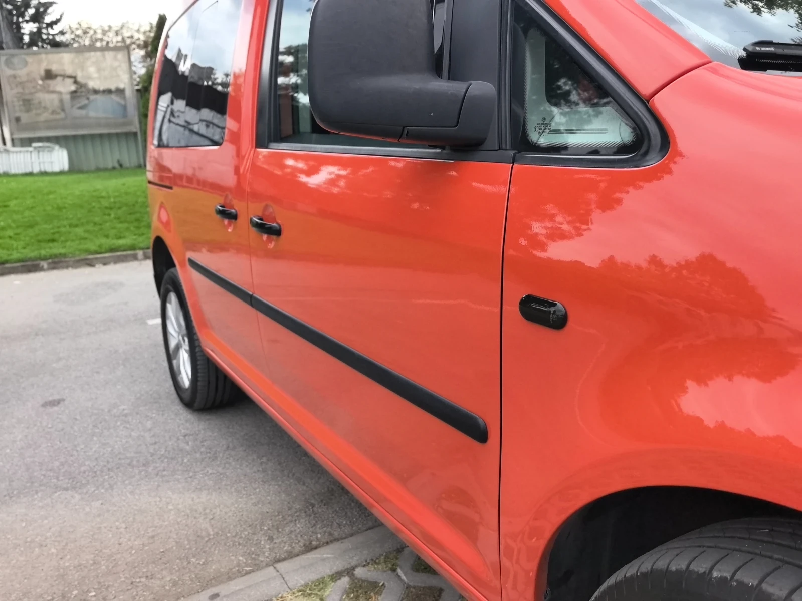 VW Caddy 2.0 ECOFUEL , снимка 6 - Автомобили и джипове - 56085509