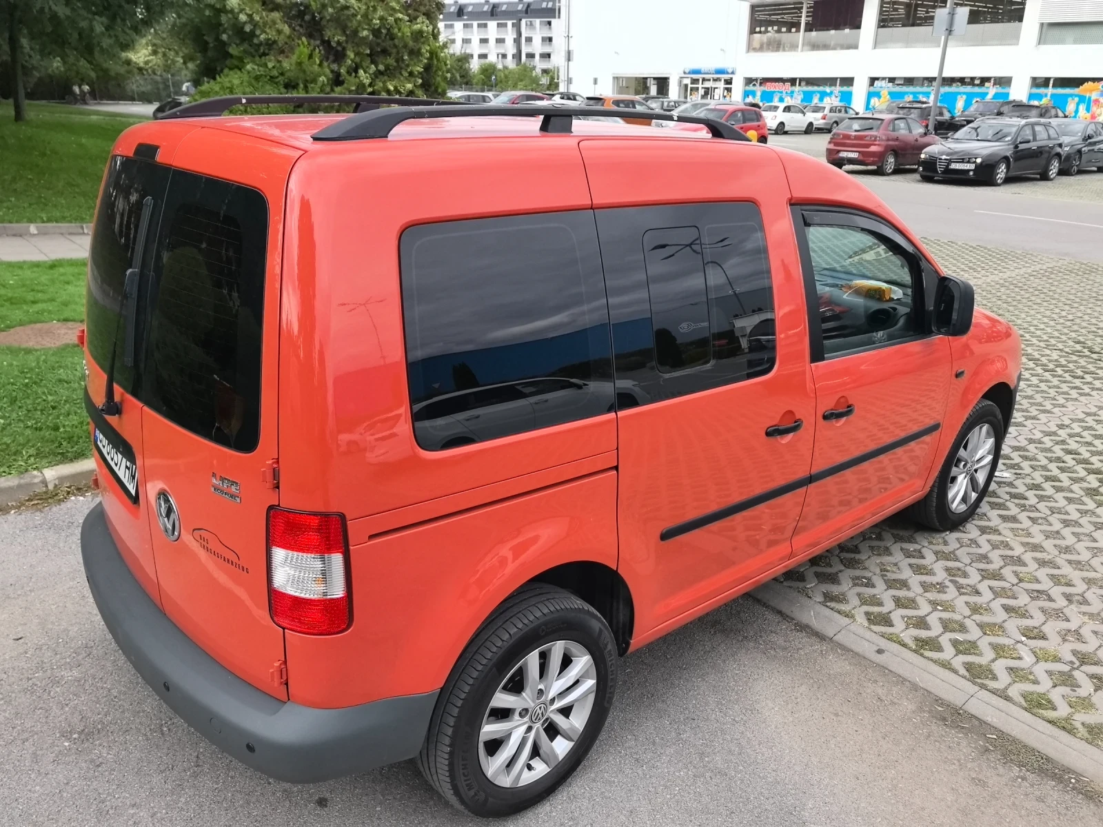 VW Caddy 2.0 ECOFUEL , снимка 5 - Автомобили и джипове - 56085509