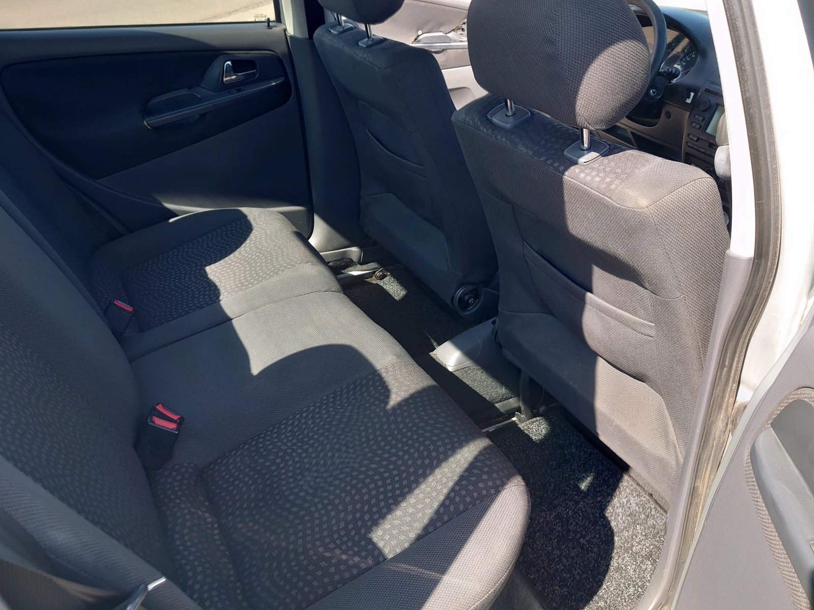 Seat Cordoba 1.4 ГАЗ, снимка 11 - Автомобили и джипове - 56202569