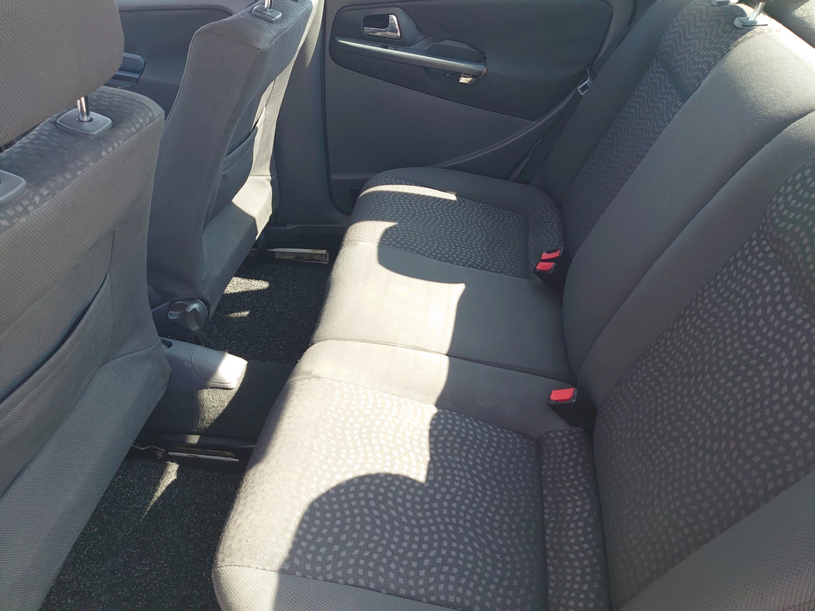Seat Cordoba 1.4 ГАЗ, снимка 10 - Автомобили и джипове - 56202569