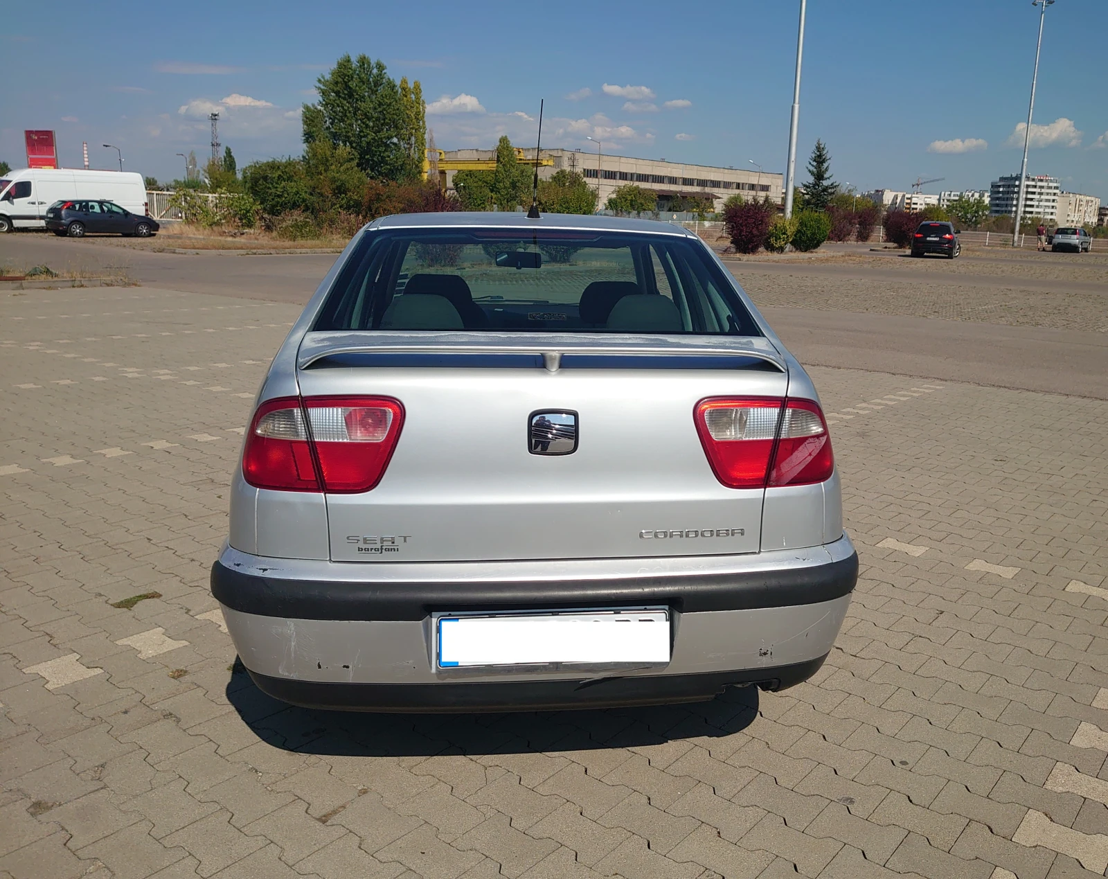 Seat Cordoba 1.4 ГАЗ, снимка 5 - Автомобили и джипове - 56202569