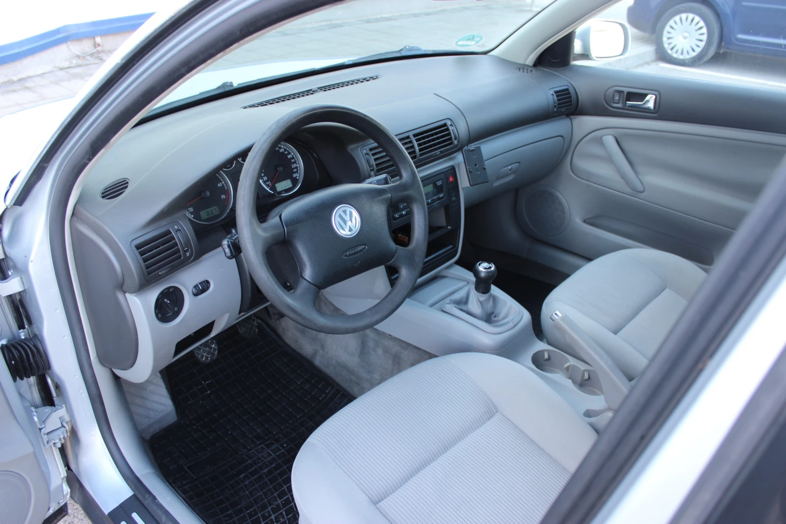 VW Passat 1.6i  ��� ���� ��������  | Mobile.bg � ����������� 9