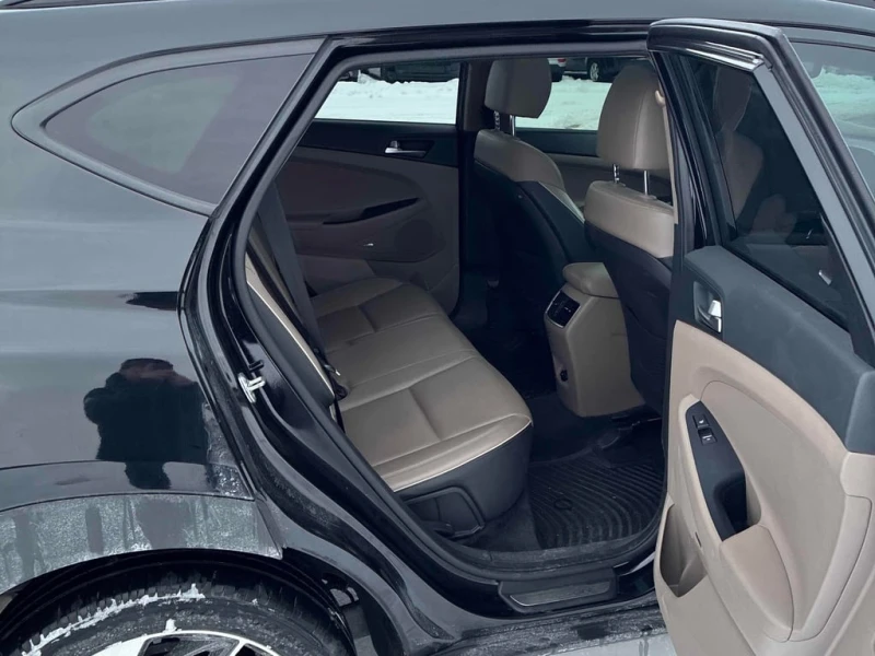 Hyundai Tucson Ultimate  CARFAX, снимка 11 - Автомобили и джипове - 53024371